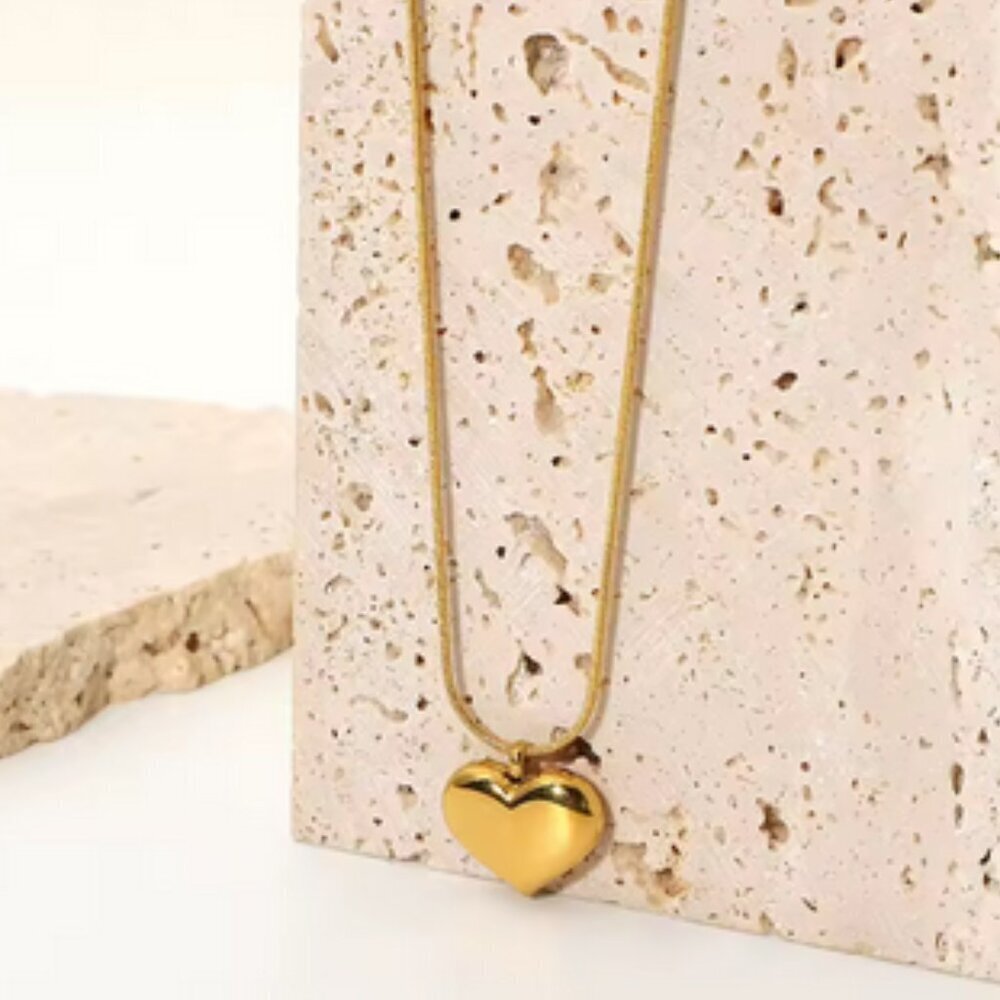 18k Gold Plated Lovely 3D Heart Pendant Necklace with 18" - 20" Snake Chain
